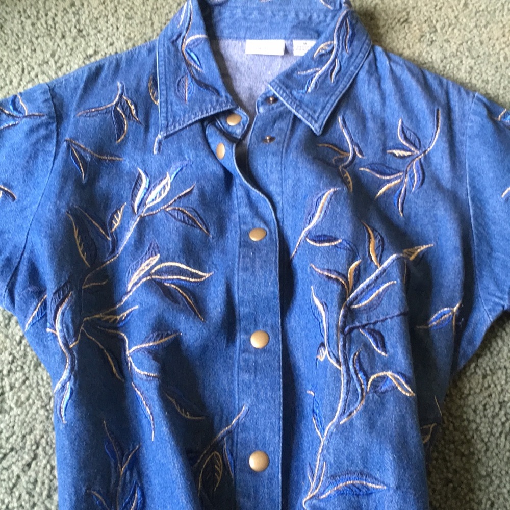 Women's cap sleeve embroidered denim top